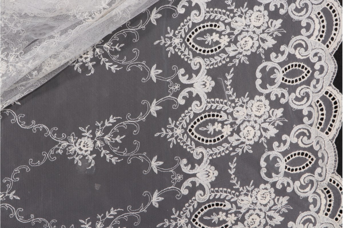 8.38 Yards Scalamandre Charolais Sheer Lace Drapery Fabric in Ecru/Matte